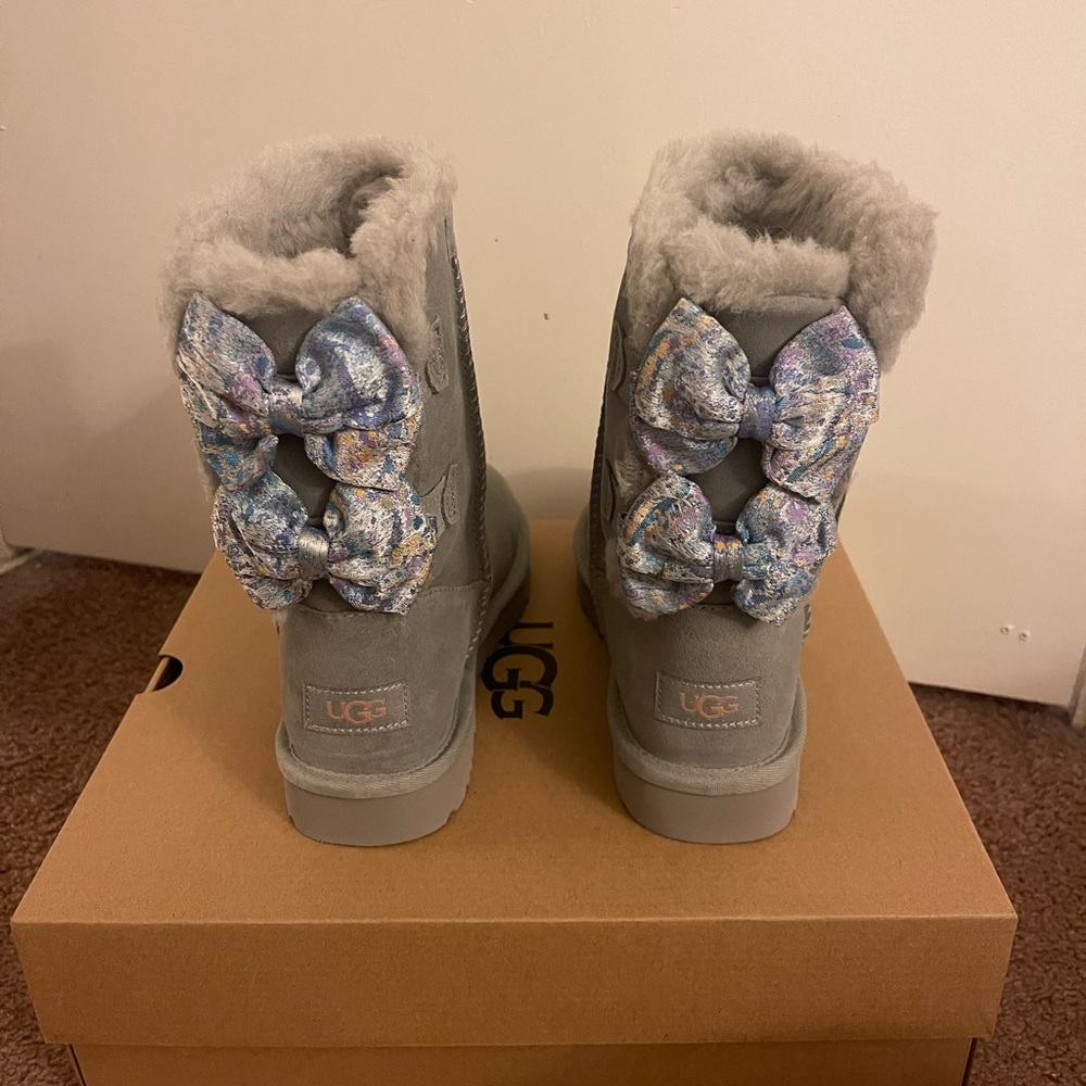 NIB UGG Bailey Bow Splatter Boots